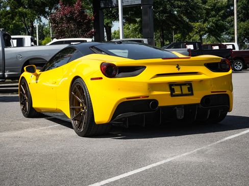 Used 2018 Ferrari 488 GTB RWD image 8