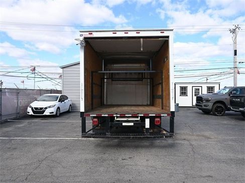 Used 2016 Chevrolet Express 3500 image 17
