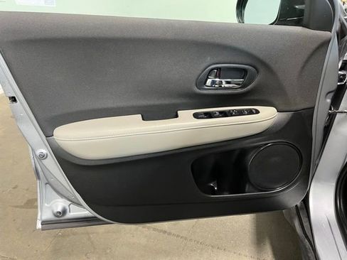 Used 2019 Honda HR-V LX image 19