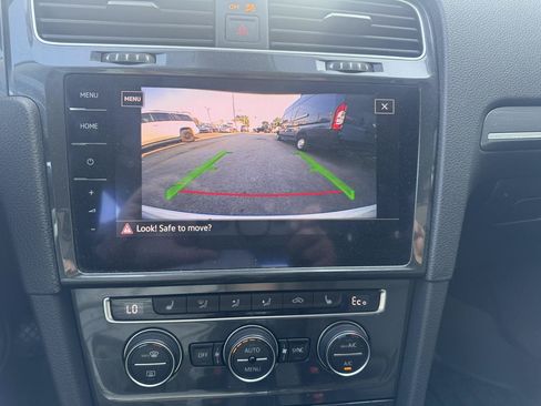 Used 2019 Volkswagen e-Golf SEL Premium FWD image 28