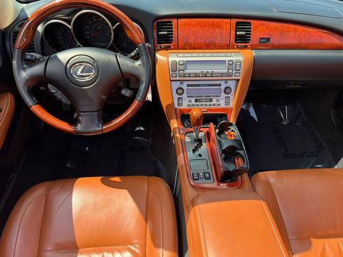 Used 2005 Lexus SC 430 Convertible RWD image 22