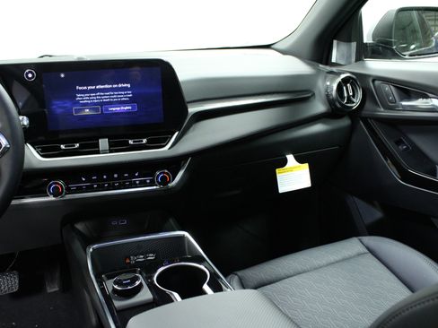 New 2026 Chevrolet Equinox LT w/ Convenience Package II image 19