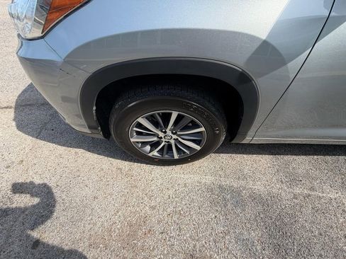 Used 2018 Toyota Highlander XLE FWD image 8