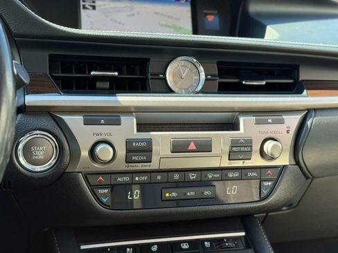 Used 2016 Lexus ES 350 ES 350 Sedan 4D image 13