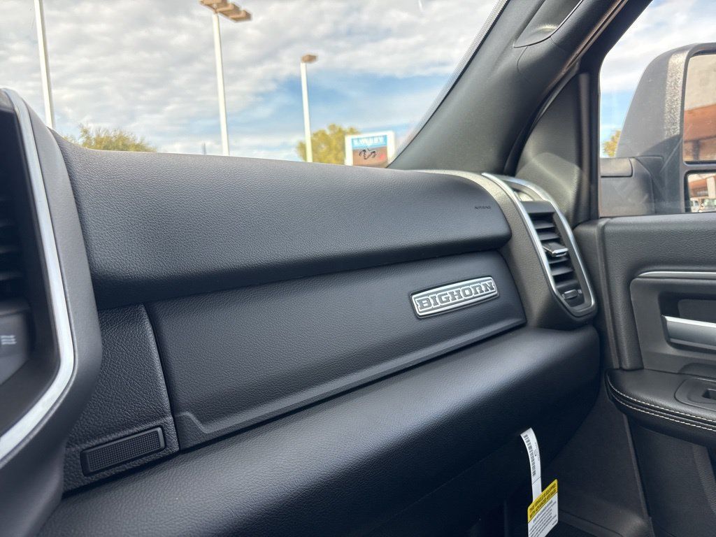 New 2026 RAM 3500 Big Horn AWD/4WD image 34