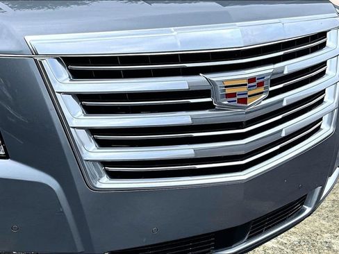 Used 2020 Cadillac Escalade Platinum RWD image 34