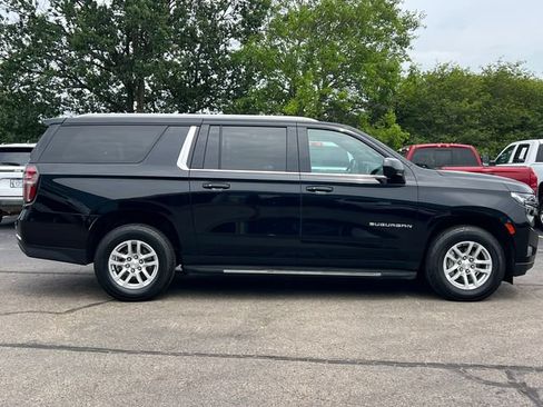Used 2023 Chevrolet Suburban LT AWD/4WD image 50