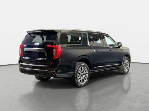 Used 2024 GMC Yukon XL Denali Ultimate AWD/4WD image 4