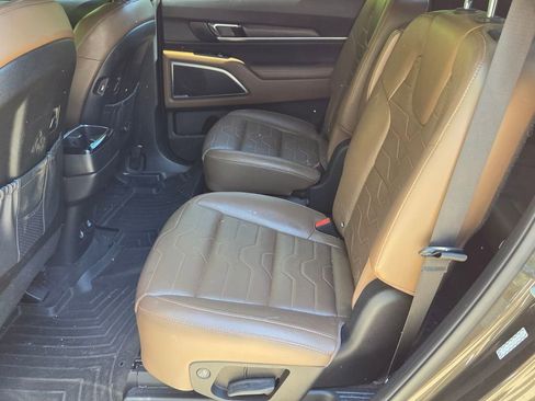 Used 2020 Kia Telluride SX w/ SX Prestige Package AWD/4WD image 11
