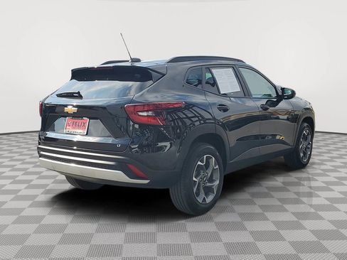 Used 2024 Chevrolet Trax LT image 3