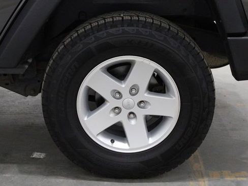 Used 2017 Jeep Wrangler Unlimited Sport w/ Quick Order Package 23S image 32