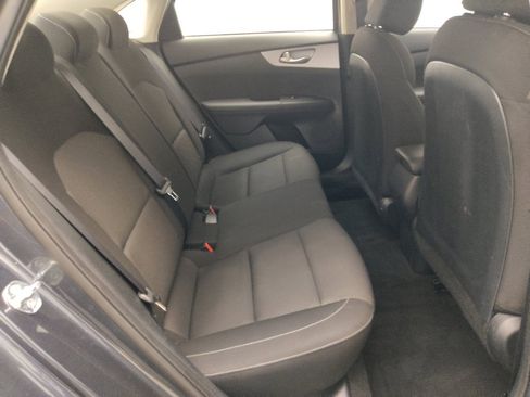 Used 2024 Kia Forte LXS w/ LXS Technology Package FWD image 19