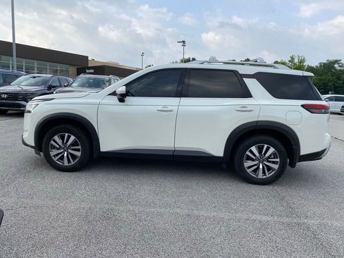 Used 2022 Nissan Pathfinder SL FWD image 4