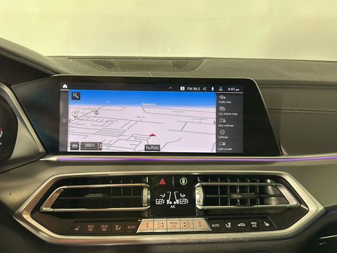 Used 2023 BMW X5 xDrive40i w/ Parking Assistance Package AWD/4WD image 15