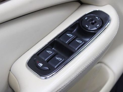 Used 2008 Jaguar XJ8 image 10