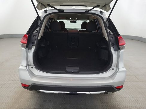 Used 2018 Nissan Rogue S image 29