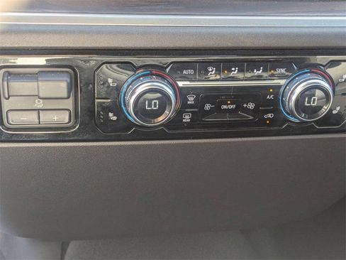 Used 2025 GMC Sierra 1500 SLT RWD image 19
