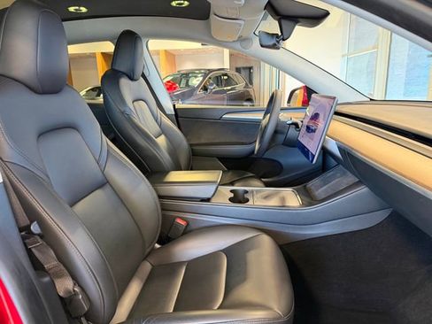 Used 2023 Tesla Model Y Long Range AWD/4WD image 23