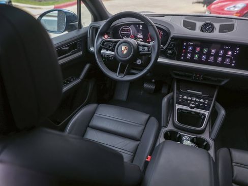 Certified 2025 Porsche Cayenne E-Hybrid image 33
