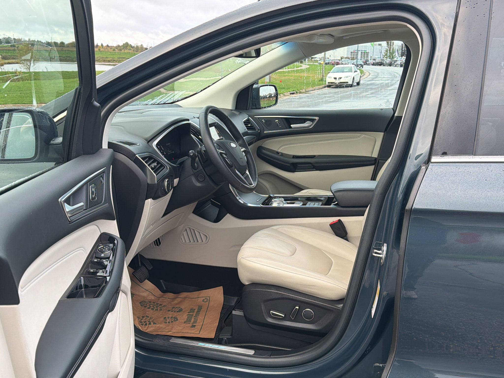 Used 2019 Ford Edge Titanium w/ Equipment Group 301A AWD/4WD image 13
