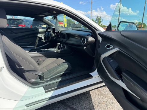 Used 2019 Chevrolet Camaro LS RWD image 7