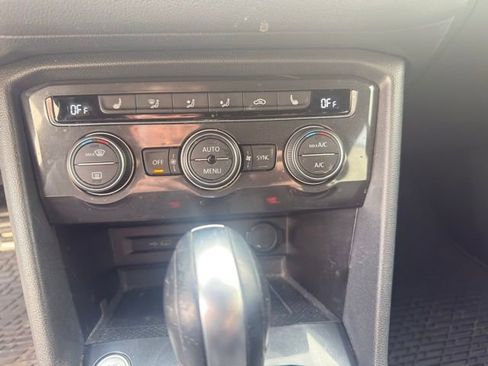 Used 2021 Volkswagen Tiguan SE R-Line image 13