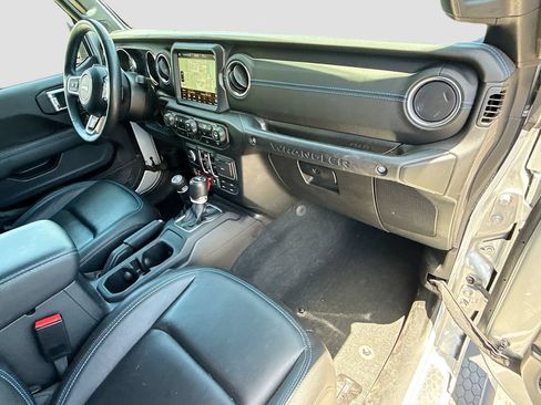 Used 2023 Jeep Wrangler Unlimited Rubicon 4xe w/ Cold Weather Group AWD/4WD image 33