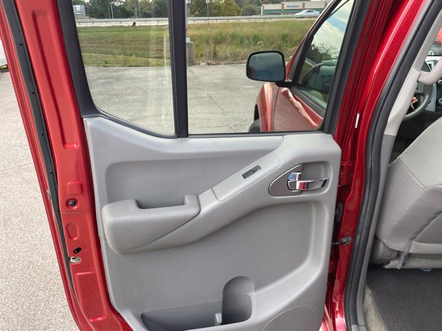 Used 2015 Nissan Frontier SV w/ SV Value Truck Package RWD image 45