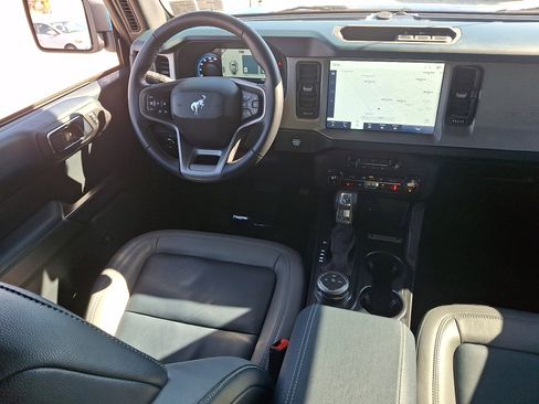 Used 2024 Ford Bronco Outer Banks image 14