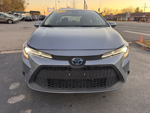 Used 2022 Toyota Corolla LE image 2