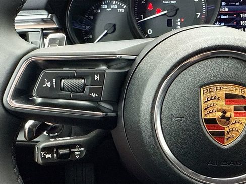 Used 2026 Porsche Macan AWD/4WD image 17