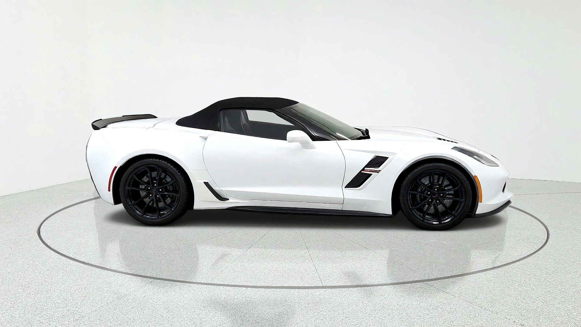 Used 2017 Chevrolet Corvette Grand Sport w/ Carbon Flash Badge Package RWD image 6