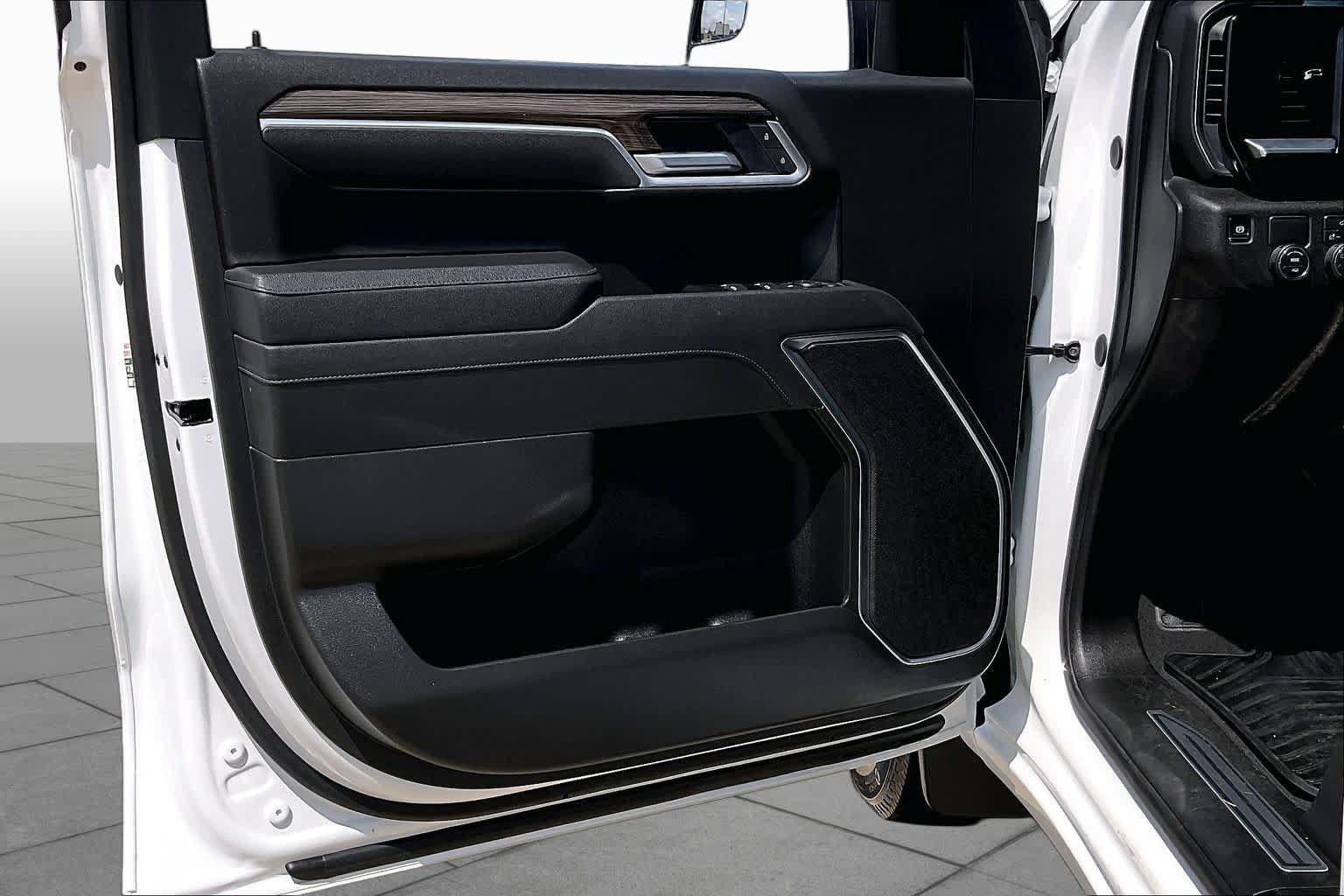 Used 2026 Chevrolet Silverado 1500 RST RWD image 38