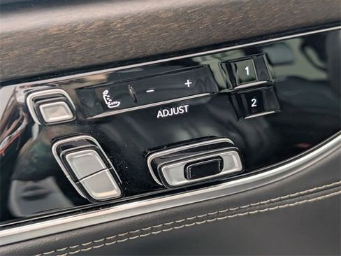 Used 2022 Jeep Grand Wagoneer Series I image 11