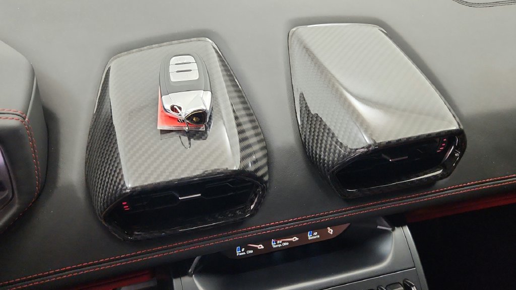 Used 2015 Lamborghini Huracan LP 610-4 AWD/4WD image 36