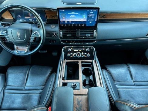 Used 2024 Lincoln Navigator Black Label image 5