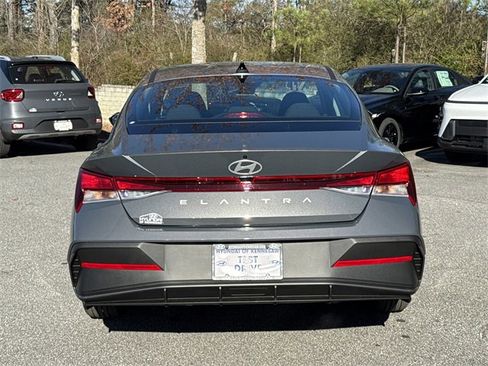 New 2026 Hyundai Elantra SE image 26