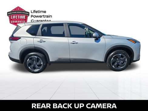 Used 2025 Nissan Rogue SV AWD/4WD image 6