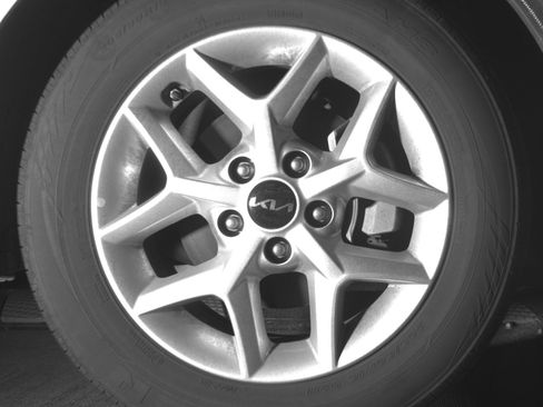 Used 2025 Kia Soul LX w/ LX Technology Package image 13