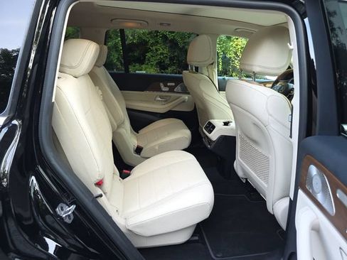 Used 2021 Mercedes-Benz GLS 450 4MATIC image 27