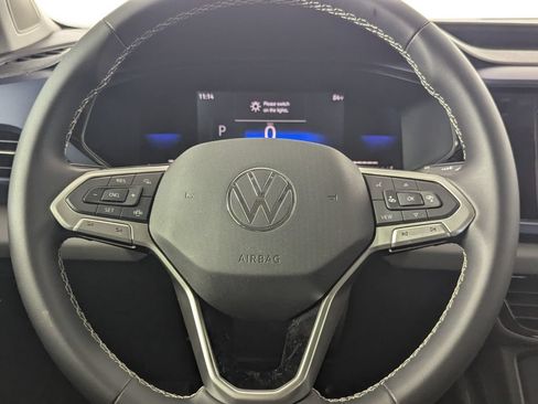 Used 2022 Volkswagen Taos SE FWD image 14