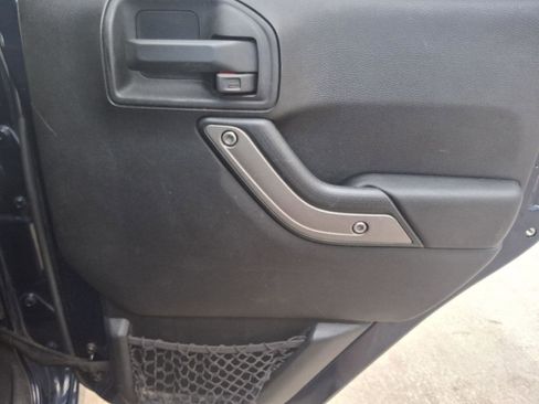 Used 2013 Jeep Wrangler Unlimited Sport image 18