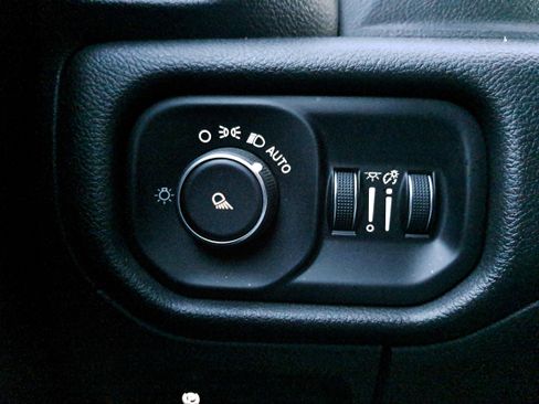 Used 2019 RAM 1500 Tradesman image 24