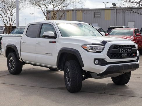 Used 2022 Toyota Tacoma TRD Off-Road w/ Technology Package image 22