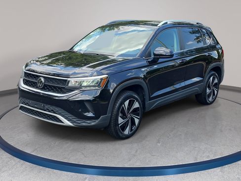 Certified 2023 Volkswagen Taos SE AWD/4WD image 1