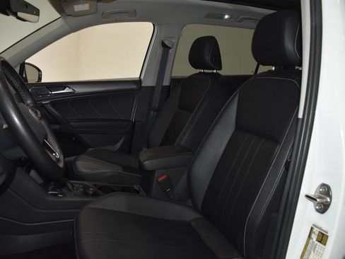 Used 2022 Volkswagen Tiguan SE AWD/4WD image 15
