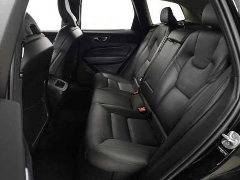 Certified 2025 Volvo XC60 B5 Plus AWD/4WD image 35