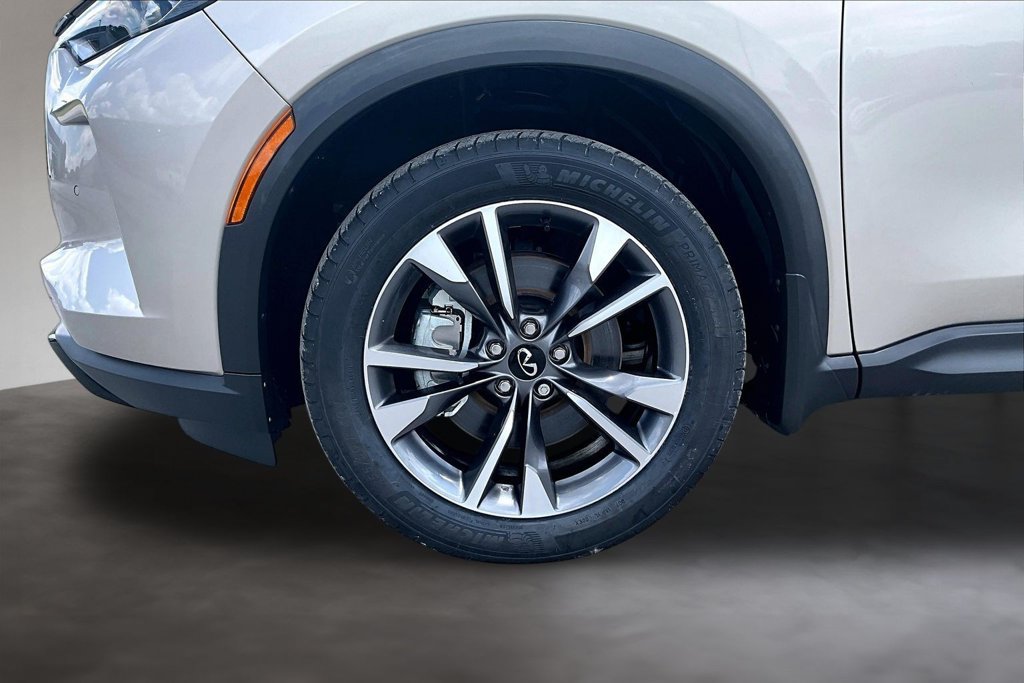 Used 2023 INFINITI QX60 Luxe w/ Performance Audio Package FWD image 34