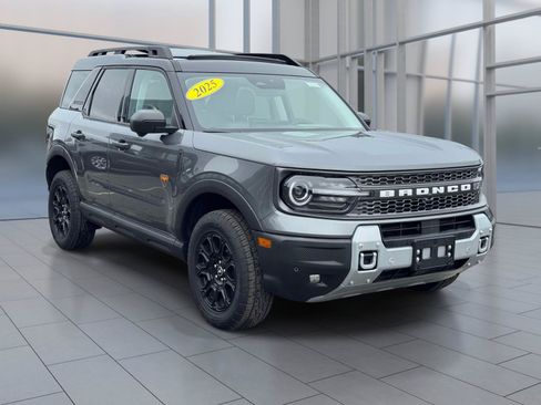 Used 2025 Ford Bronco Sport Badlands w/ Badlands Tech Package AWD/4WD image 2