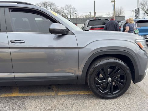 Used 2023 Volkswagen Atlas SE AWD/4WD image 9